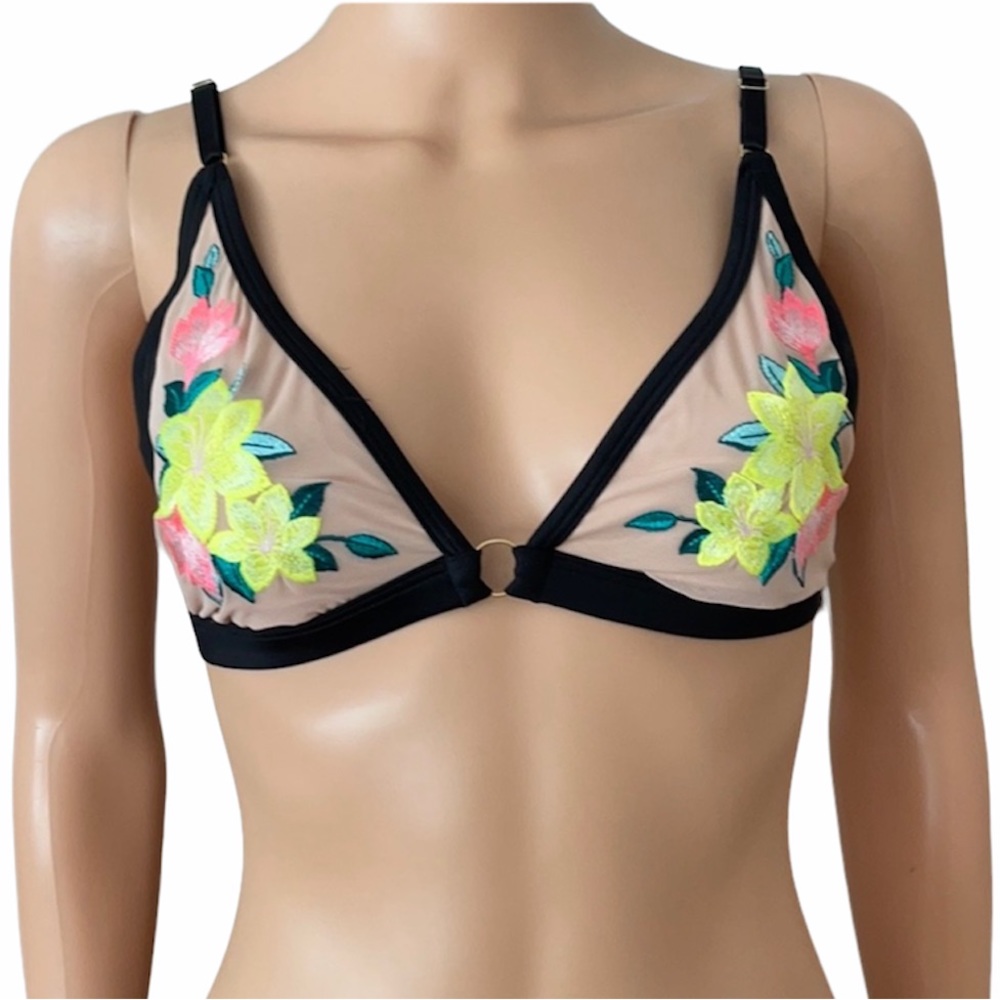 NWOT Victoria Secret pink embroidered bra